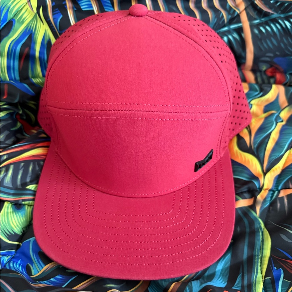 🔥New! Melin Trenches Hydro Hat, lava red!